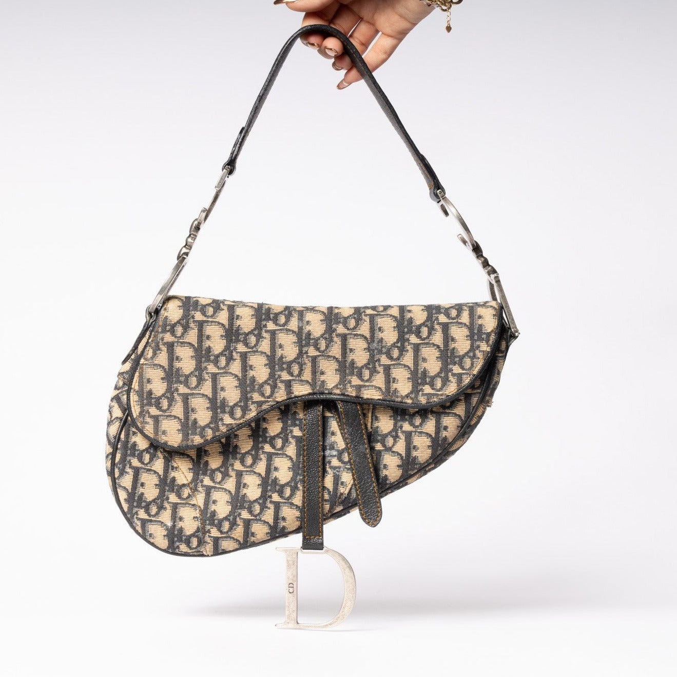 Shop a variety of Vintage Designer Handbags- Elleven15vintage